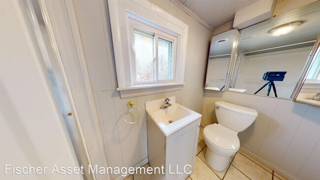 Building Photo - 2 br, 1 bath Apartment - 3224 West 32nd St...