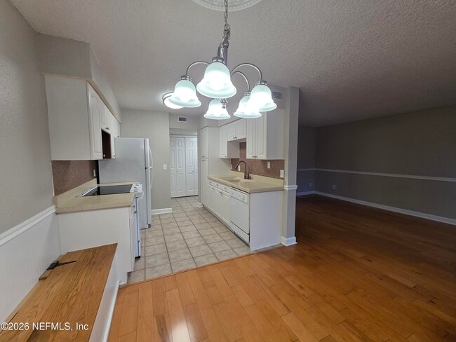 Building Photo - 1800 Park Ave