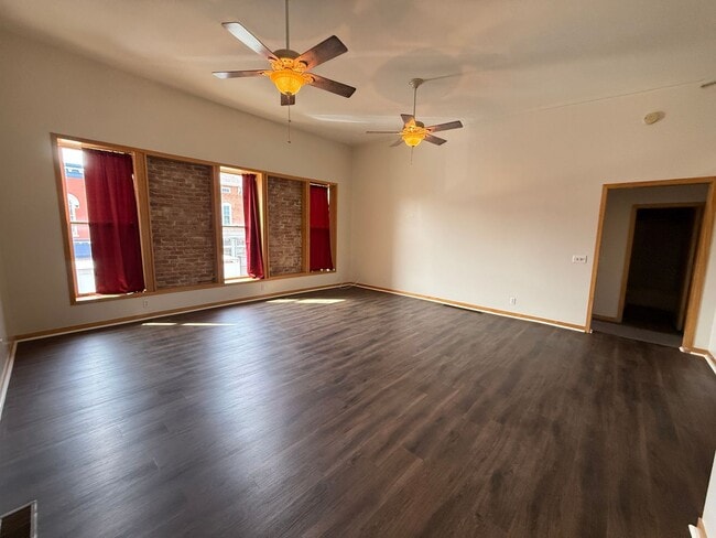 Building Photo - Spacious Newly Remodeled 2-Bedroom Upper Apartment in the Village of Grass Lake