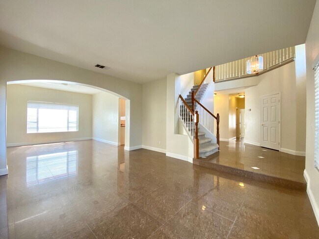 Building Photo - Great location house in Green Valley