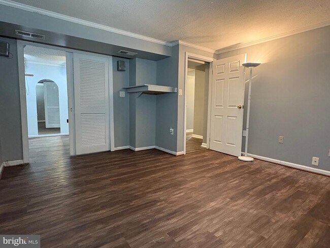 Building Photo - 12654 Valleywood Dr