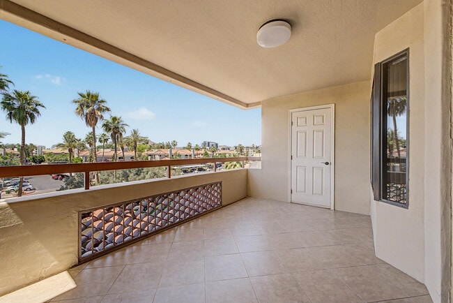 Building Photo - 4200 N Miller Rd