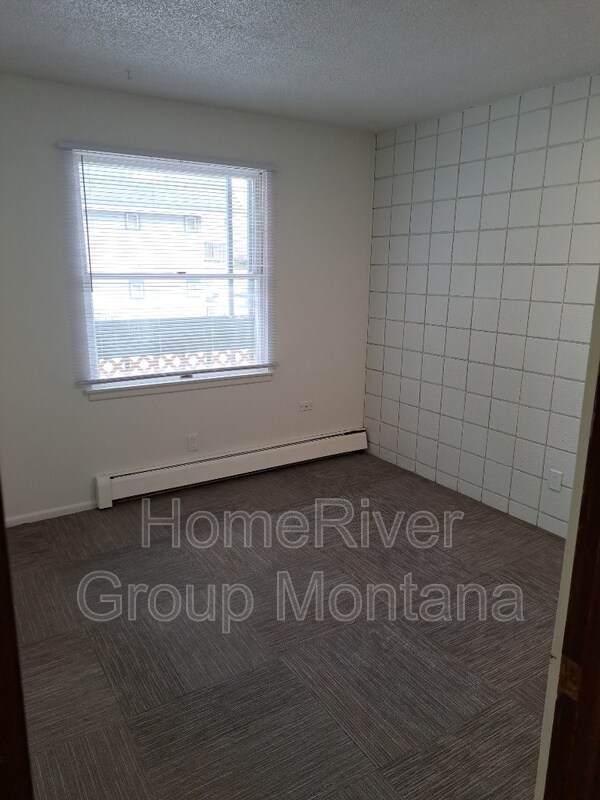 Building Photo - 707 SW Higgins Ave