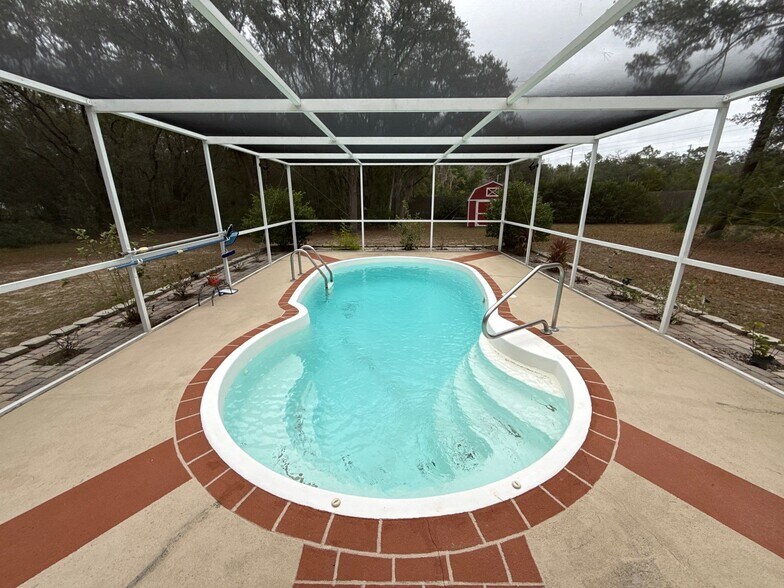 Building Photo - 851 S Oak Crest Path