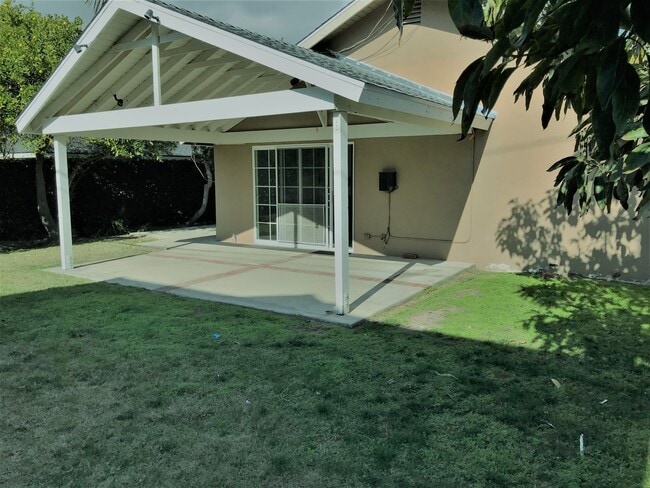 Building Photo - Comming SOON !! Beautiful 3 Bed 2 Bath Hom...
