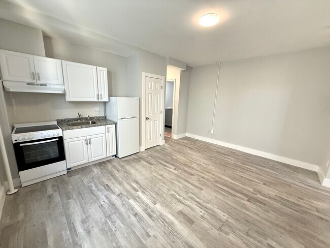 Building Photo - 237 E Broadway