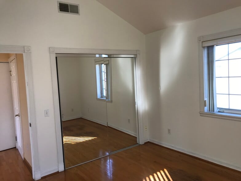 2nd floor bedroom #1 - 1304 Mackay Ln