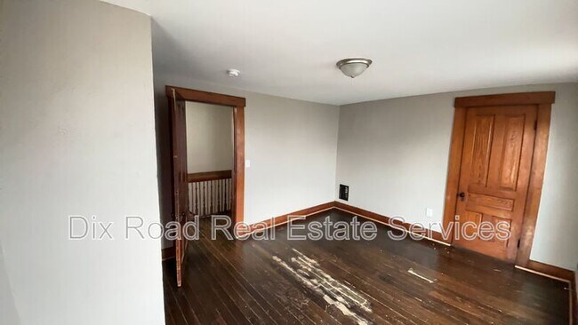 Building Photo - 118 Martz Ave