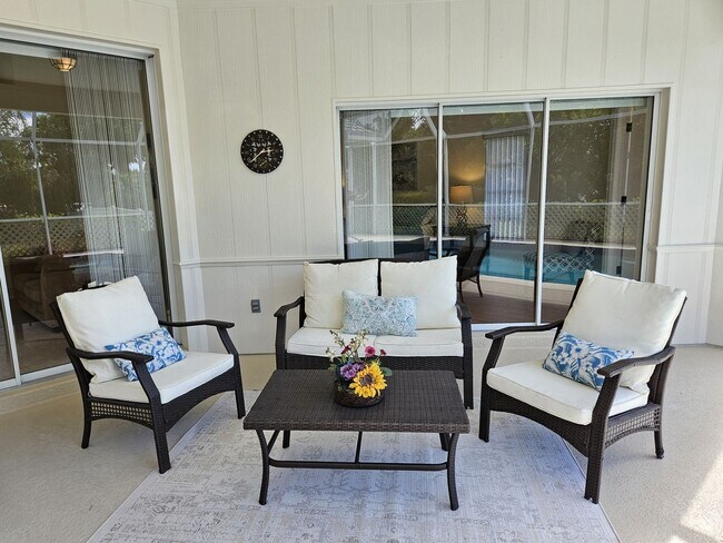 Building Photo - Seasonal Short-Term Private Heated Pool Home with 3 Bedroom, 2.5 Bath, 2 Car Garage in Sorrento W...