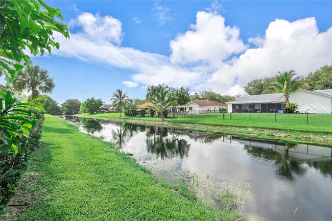 Building Photo - 10856 Cypress Glen Dr