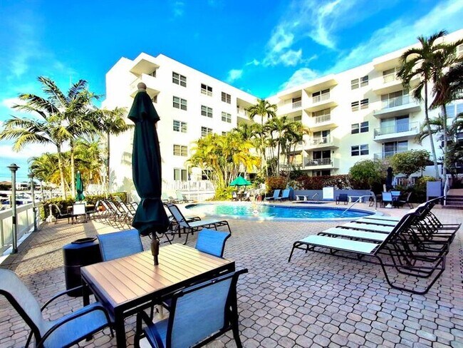 Building Photo - 1421 S Ocean Blvd