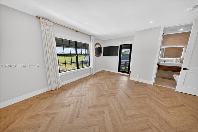 Building Photo - 4312 NE 22nd Ave