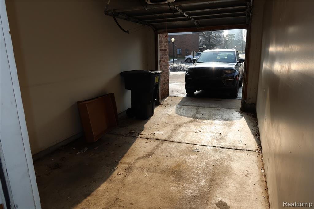 Building Photo - 1956 Campau Farms Cir