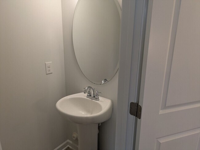 Building Photo - 2040 Perrin Ct