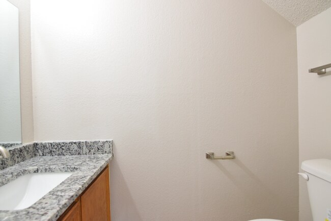 Building Photo - 2212 Jay Dr