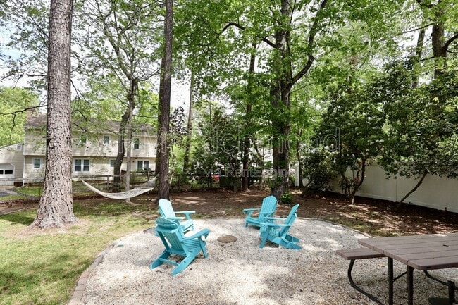 Building Photo - 10502 Crowncrest Ct