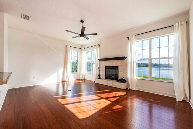 Building Photo - St. Cloud 4 Bedroom, 4 Bathroom Pool Home with Lake View