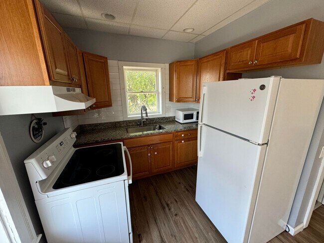 Building Photo - 507 Broadway St