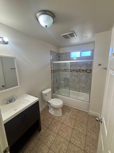 Building Photo - 4520 Cimarron St