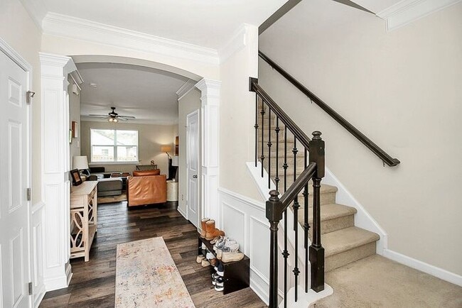 Building Photo - Beautiful Corner Lot 3BD/2.5BA w/ Fenced Yard