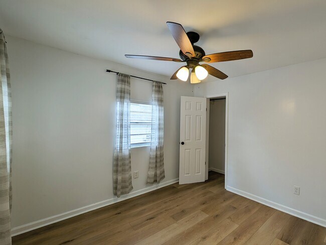 Building Photo - 520 48th St S