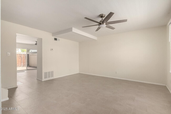 Building Photo - 4715 S Mill Ave