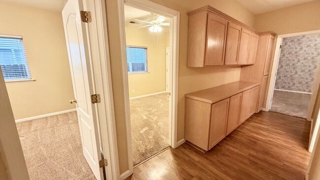 Building Photo - $2,250 Herndon & Willow, 3 Bedroom Home - N. Helm Ave, Clovis