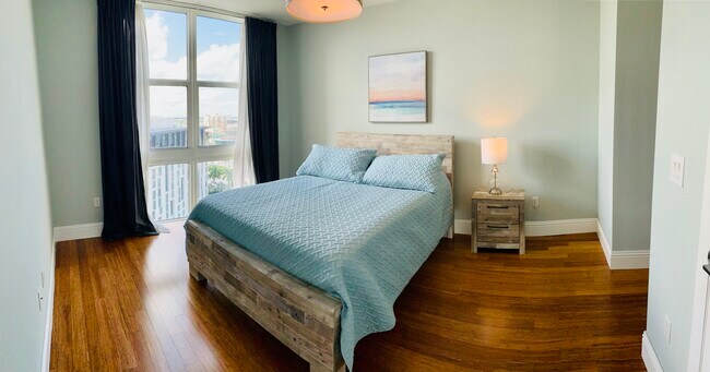 Guest Bedroom 1 - 550 Okeechobee Blvd