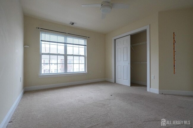 Building Photo - 456 Hancock St