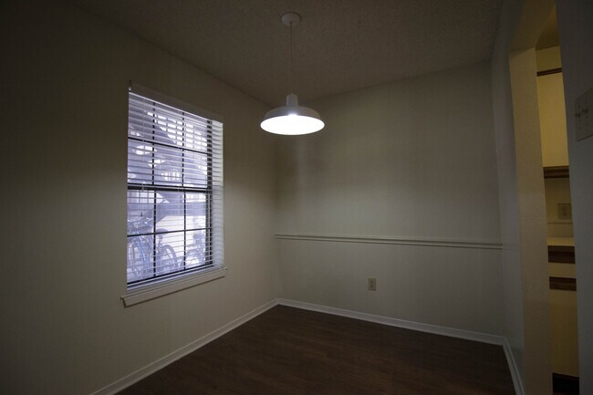 Building Photo - 218 N Texas Blvd