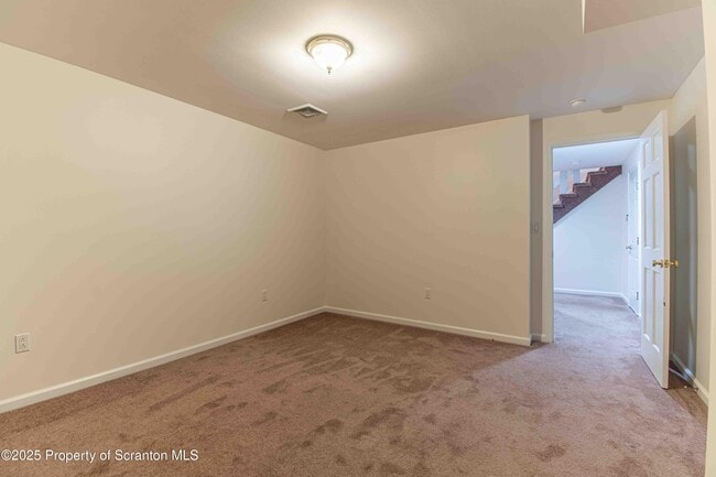 Building Photo - 4013 Pond View Dr