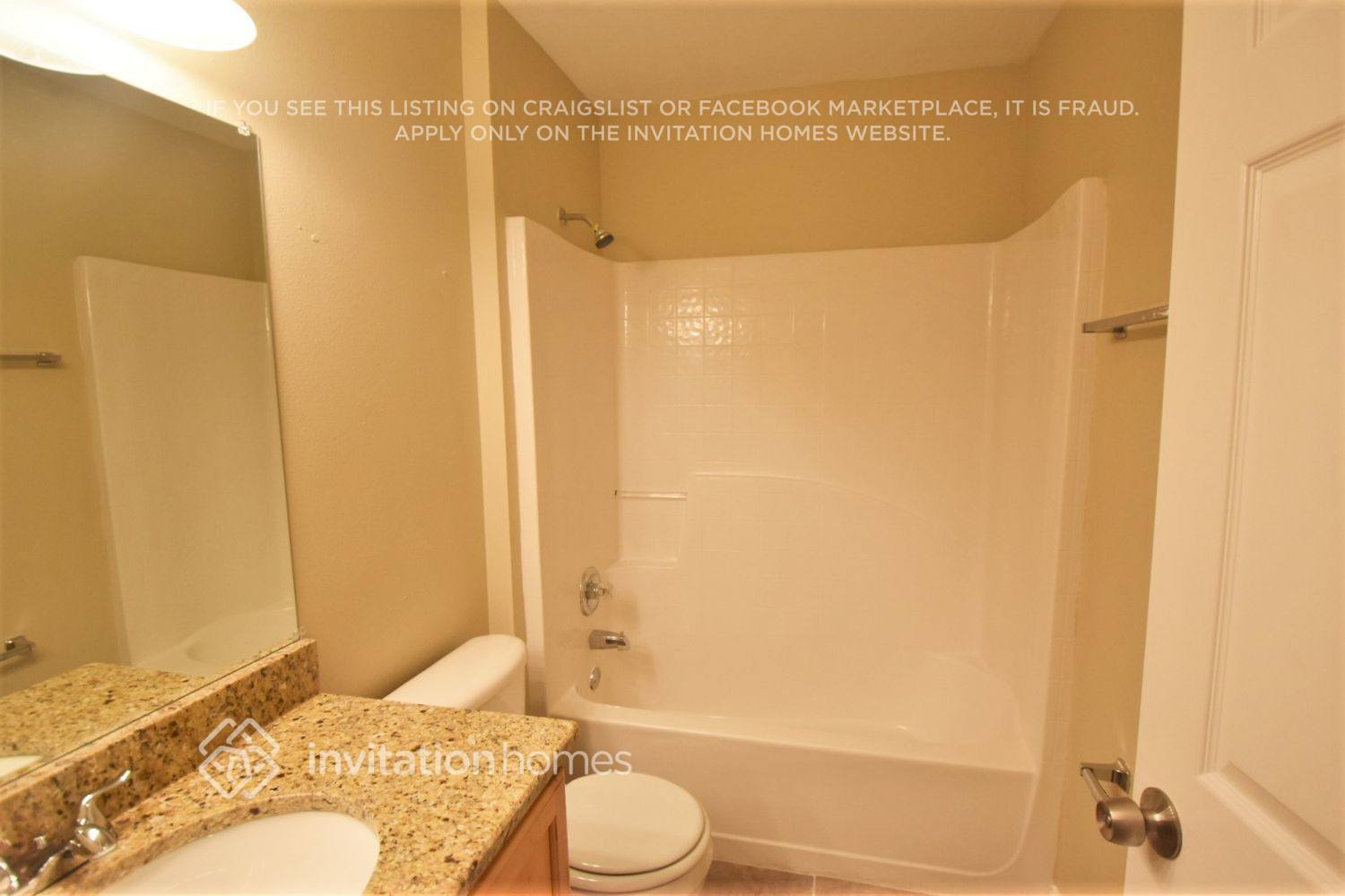 Building Photo - 3876 La Flor Dr