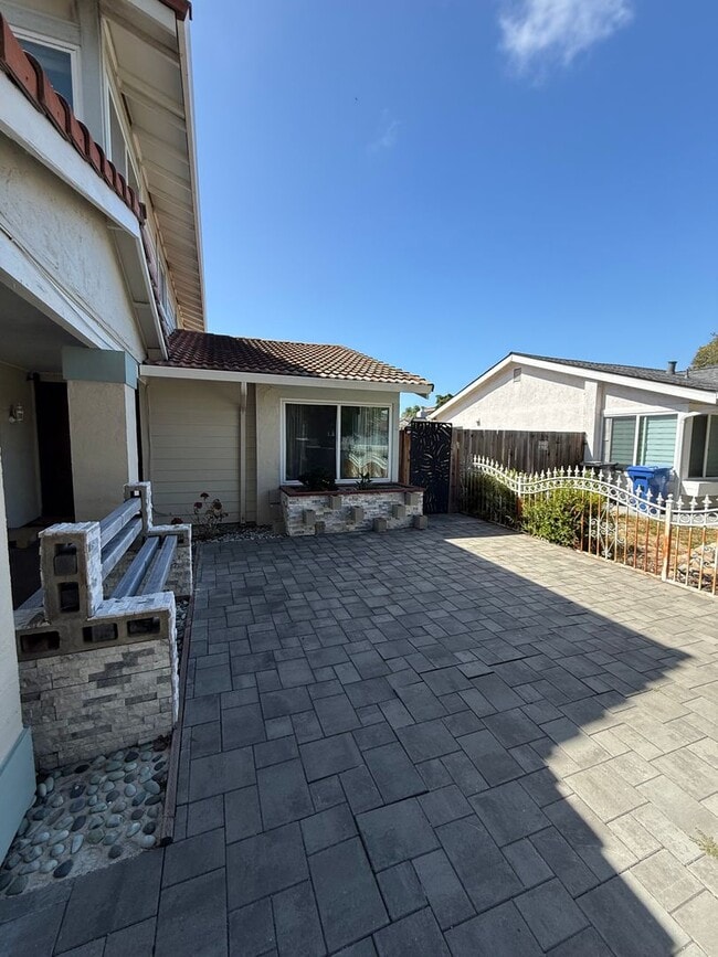 Building Photo - 32625 Lake Mead Dr