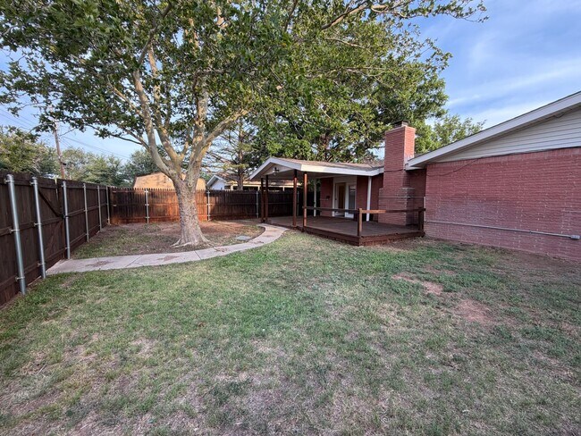 Building Photo - 5003 Hall Ave