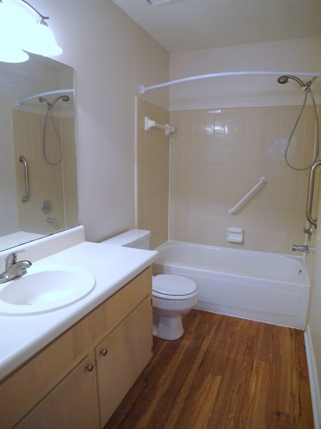 Building Photo - 815 Ashlyn Forest Dr