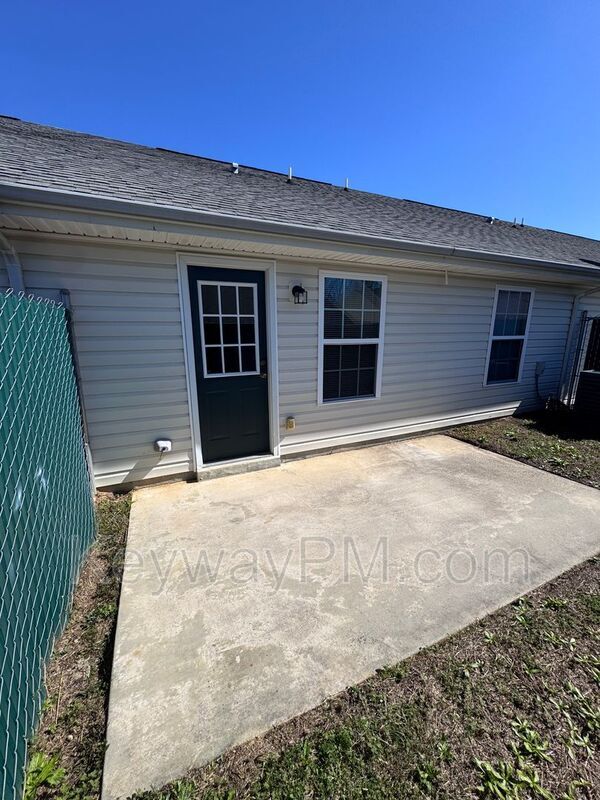 Building Photo - 669 Brook Trail