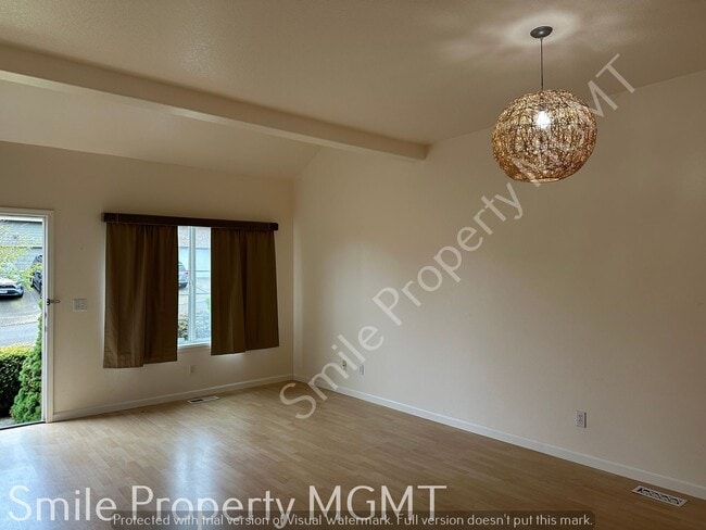 Building Photo - single house