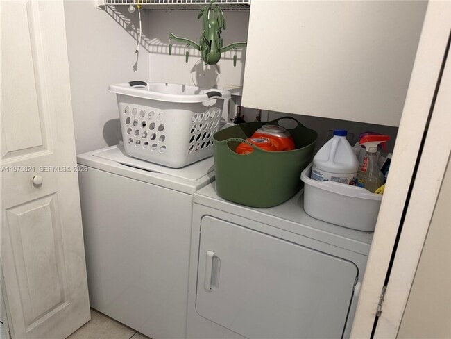 Building Photo - 882 NW 92nd Ave