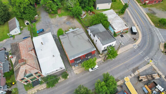 Building Photo - 15-21-21 Main St