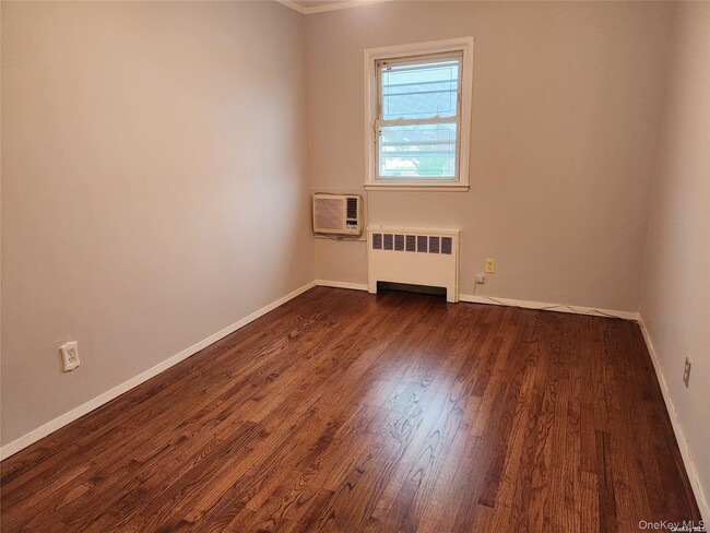 Building Photo - 3418 Oceanside Rd