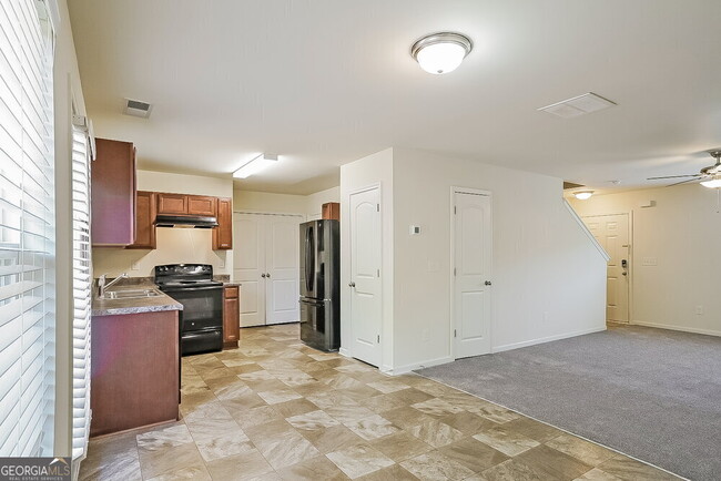 Building Photo - 3934 Sitka Dr