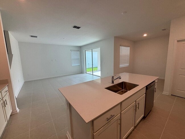 Building Photo - 6073 Meditation Dr