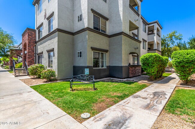 Building Photo - 3302 N 7th St