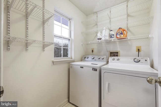 Building Photo - 117 N Barrow Pl