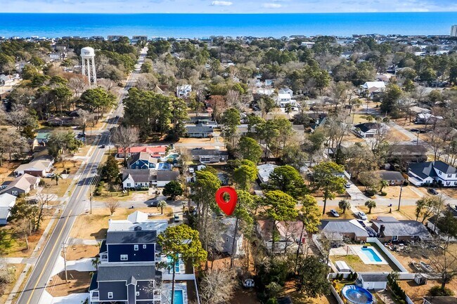 Building Photo - Reduced Rent for Any Lease Signed in Feb!! 8 Blocks to the Beach!!