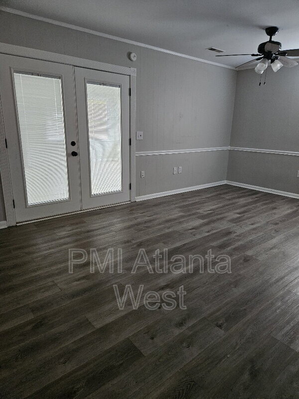 Building Photo - 405 Tracy Terrace