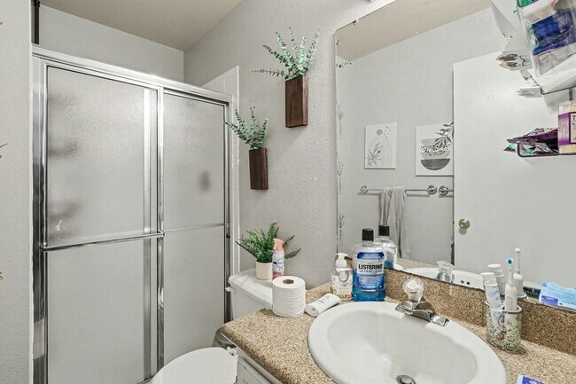 Building Photo - 4787 Sunvalley Dr