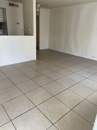 Building Photo - 619 Vallotton Dr