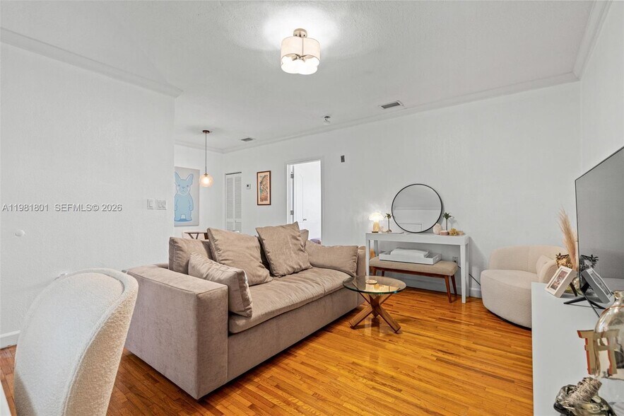 Building Photo - 45 Antilla Ave