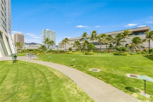 Building Photo - 88 Piikoi St